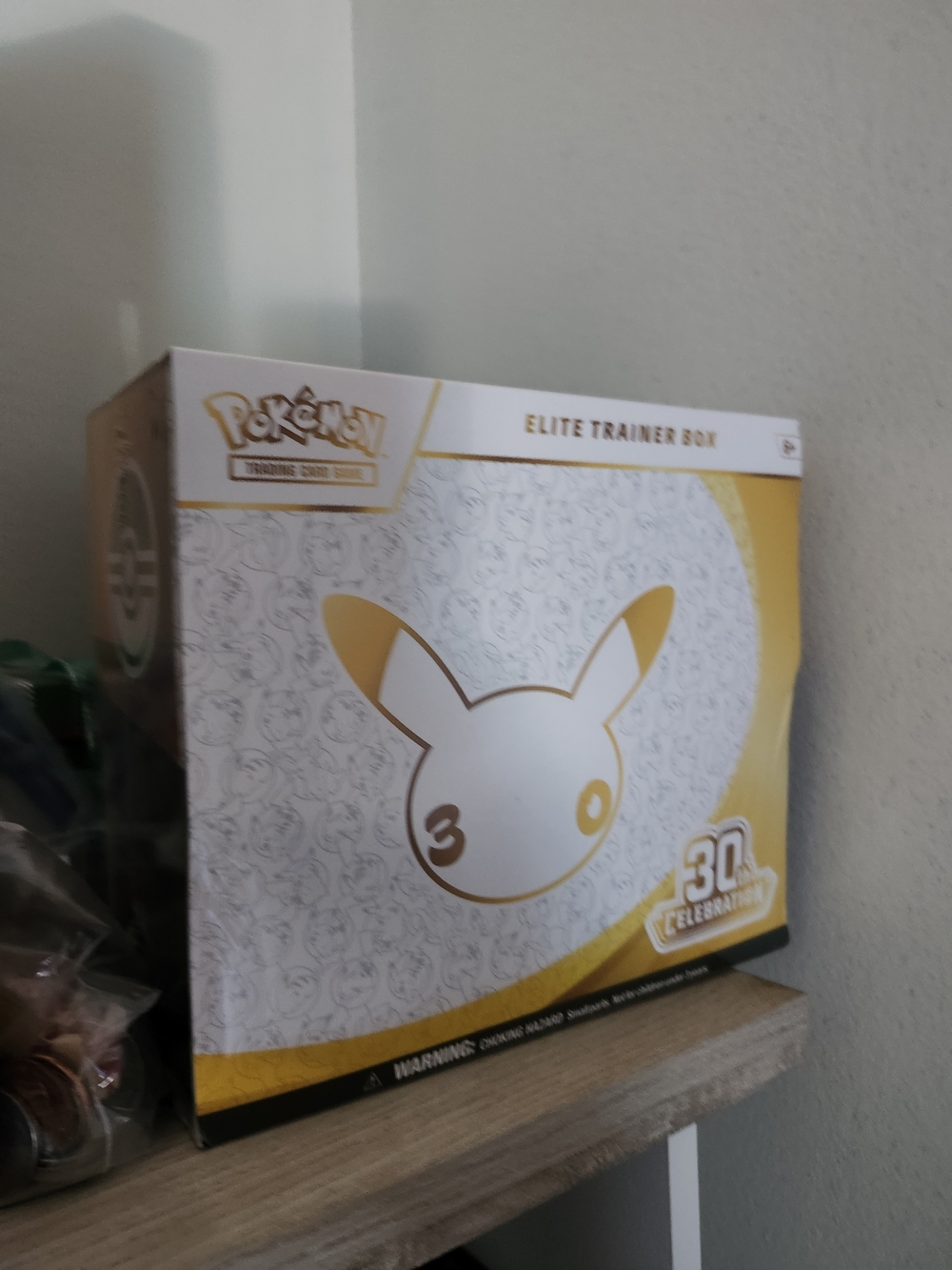Pokemon Elite Trainer Box - White & Gold 30th Anniversary